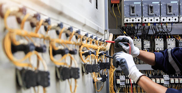Professional Electrician technician working in Bellevue, WI